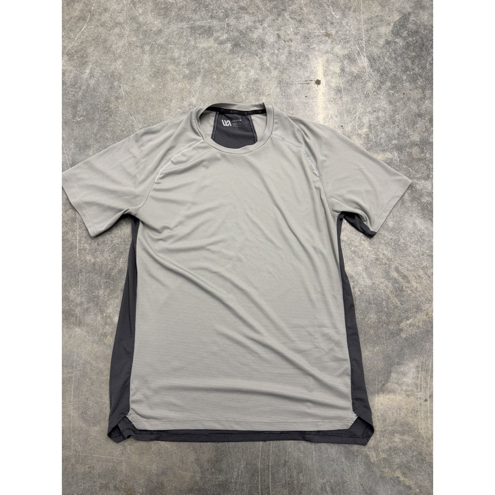 VRST Men's Short Sleeve Tee T-shirt Size Medium Gray Activewear Gym Athleisure